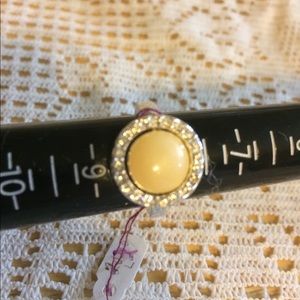 Retired Avon Ring Size 8 NWOT